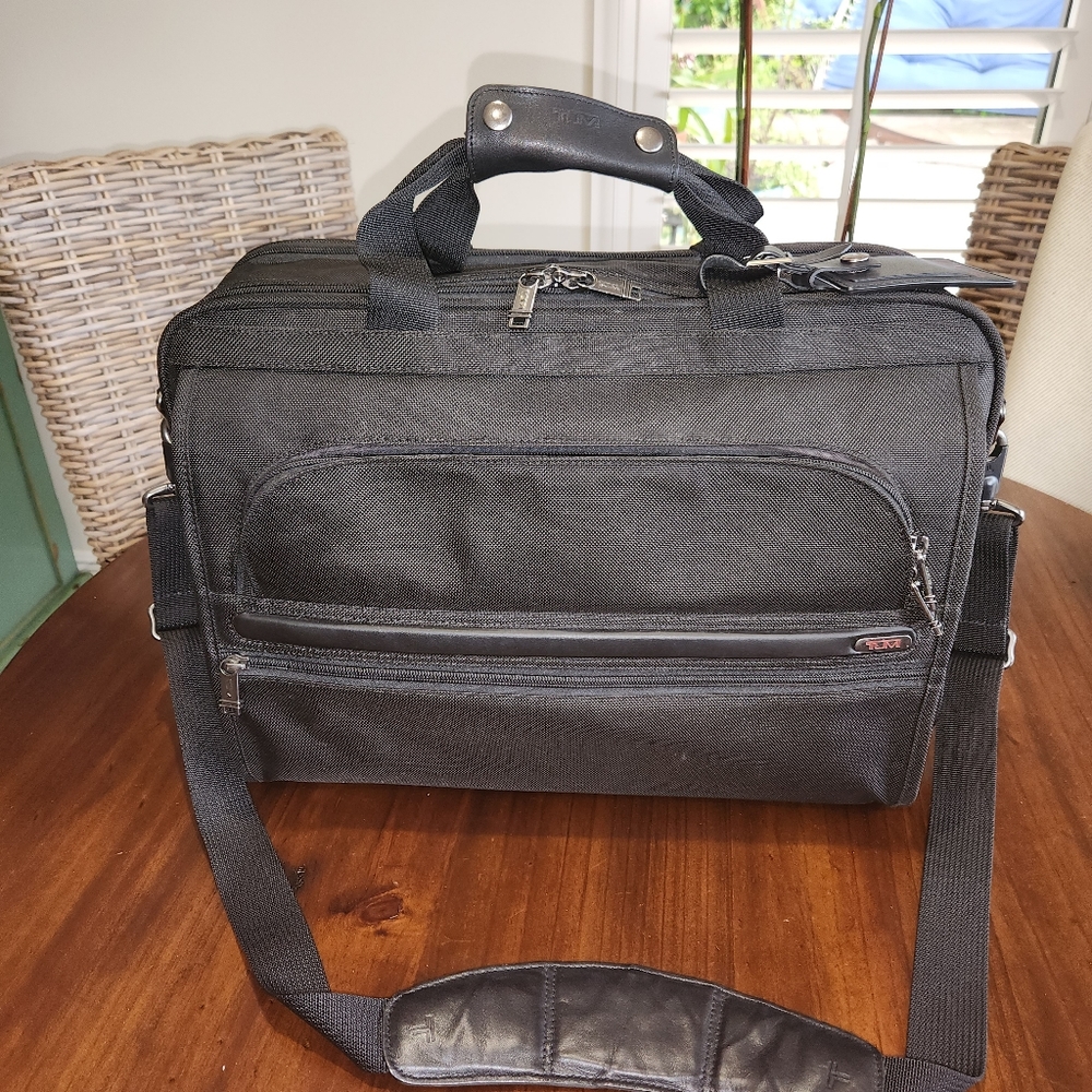 Tumi alpha bravo expandable weekender